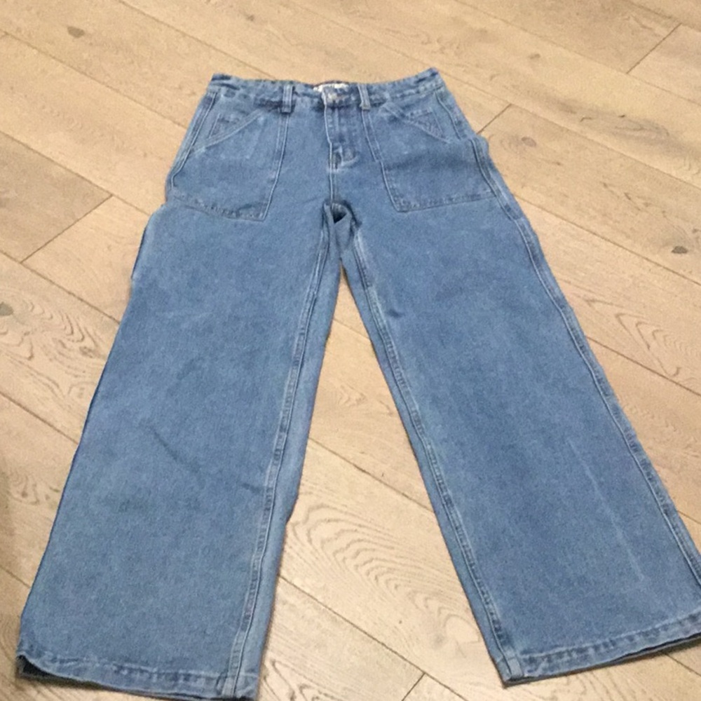 Woman’s One Denim high waisted wide leg jeans. Size 4. Inseam 31”.  Very cute!